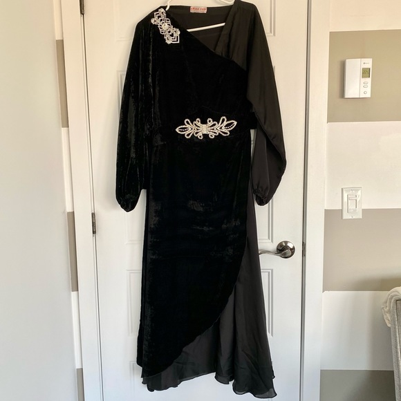Stunning Dubai Abaya Velvet & Chiffon Size 6-8 - Picture 1 of 6